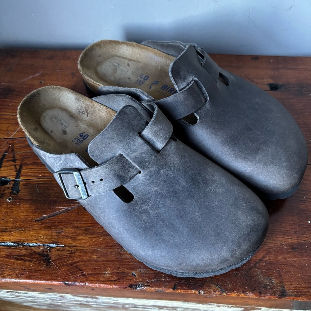 Birkenstock Gray Leather Boston size 40 or women’s size 9